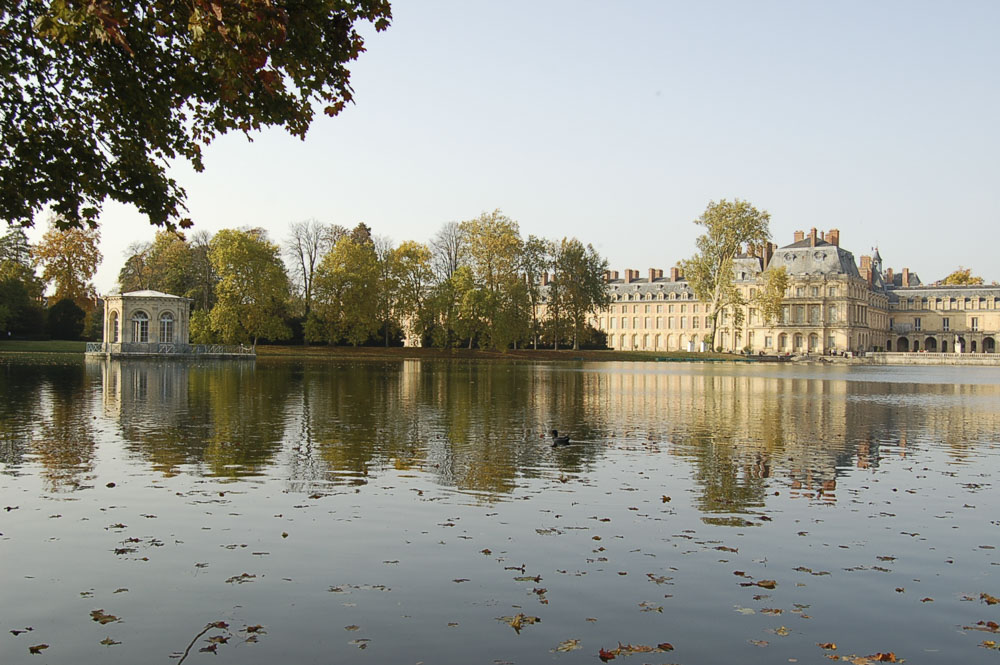 File:Château de Fontainebleau décoré décembre 2019.jpg - Wikimedia